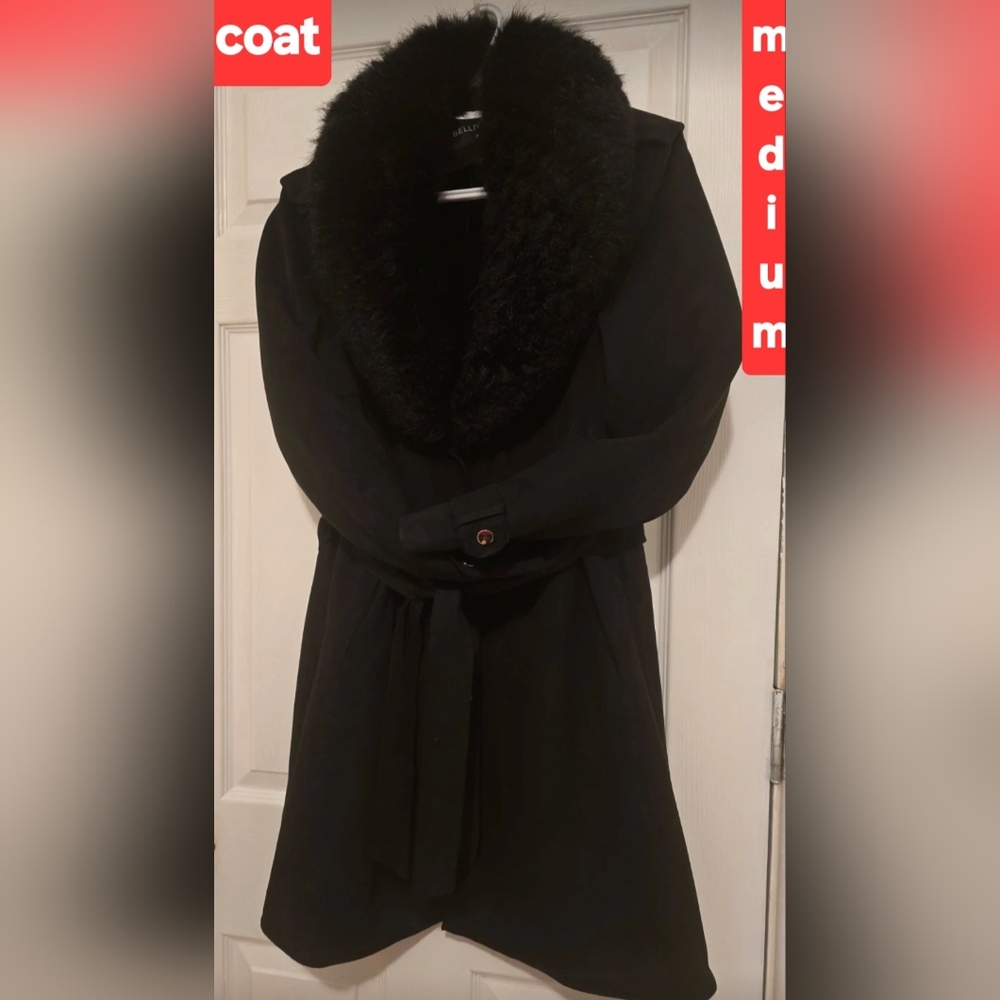 Elegant Black Trench Coat with Plush Collar